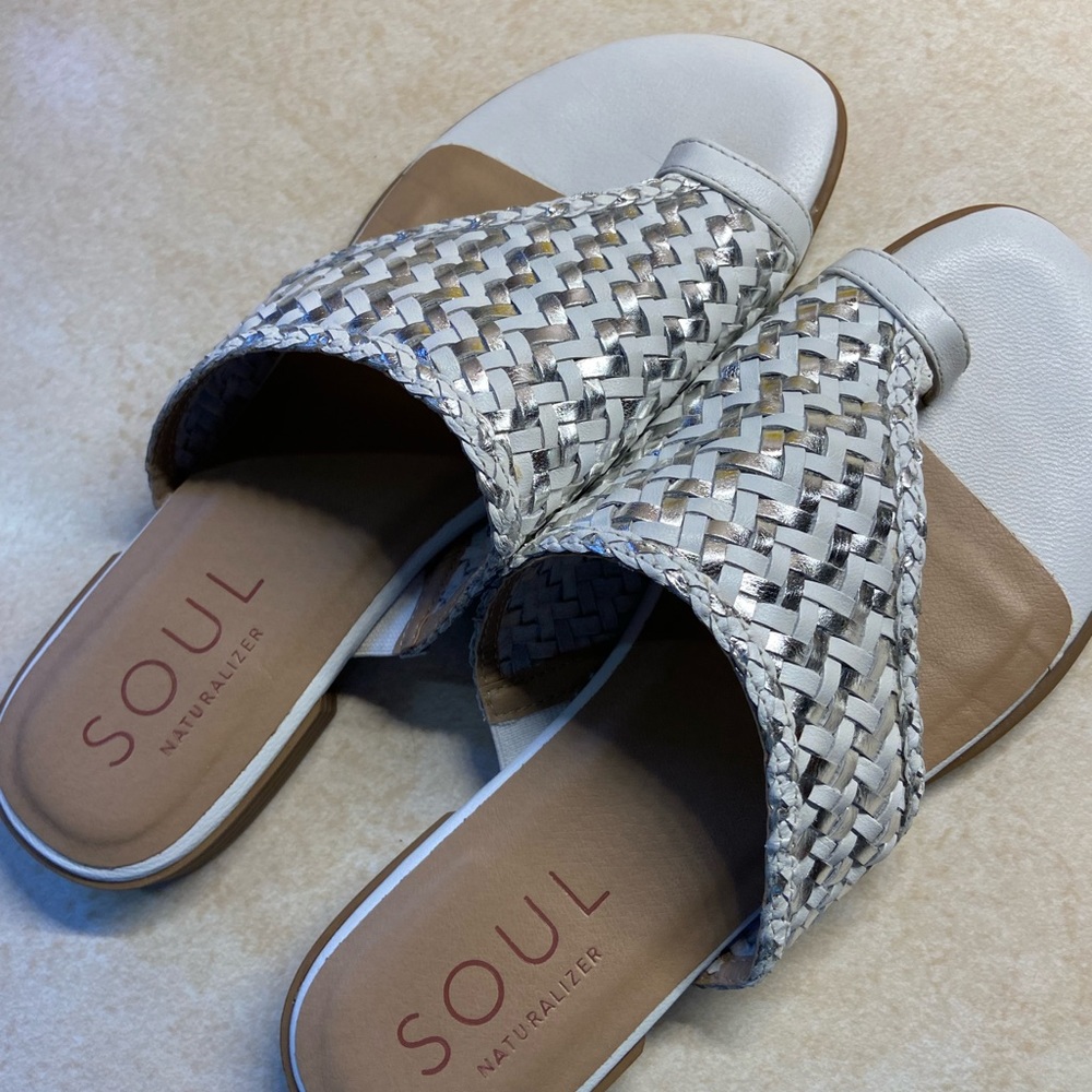 SOUL Naturalizer Ripley Slide, White & Silver, Size 8M